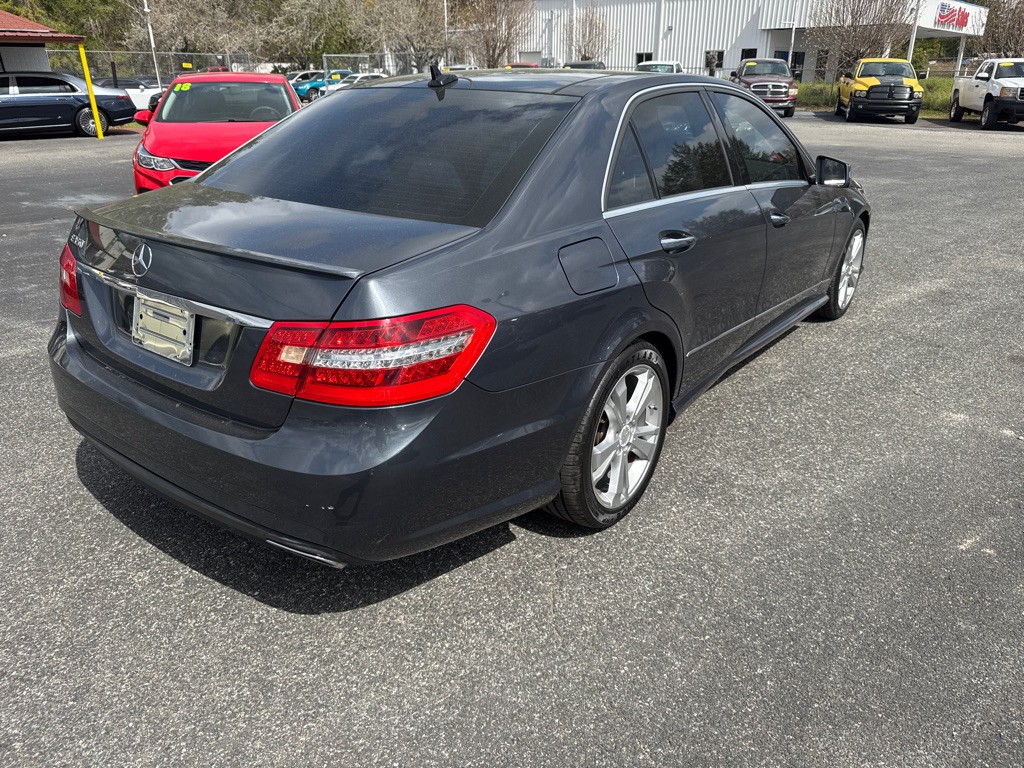 2013 Mercedes-Benz E-Class Image 3