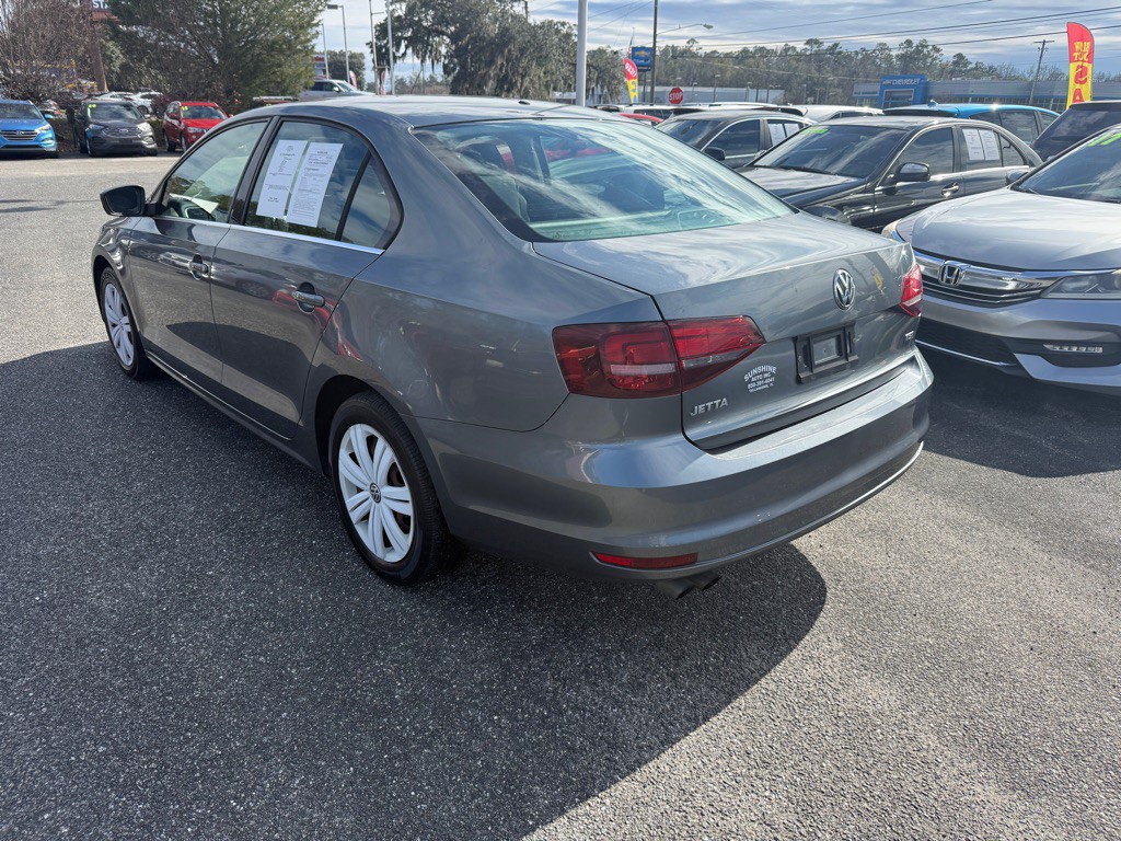 2017 Volkswagen Jetta Image 4