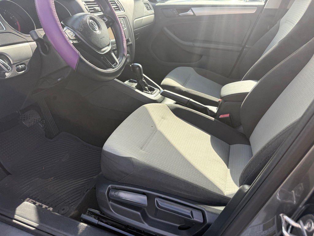 2017 Volkswagen Jetta Image 6