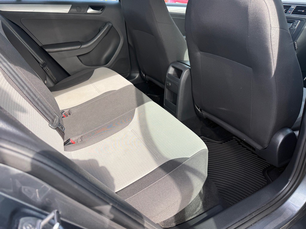 2017 Volkswagen Jetta Image 9