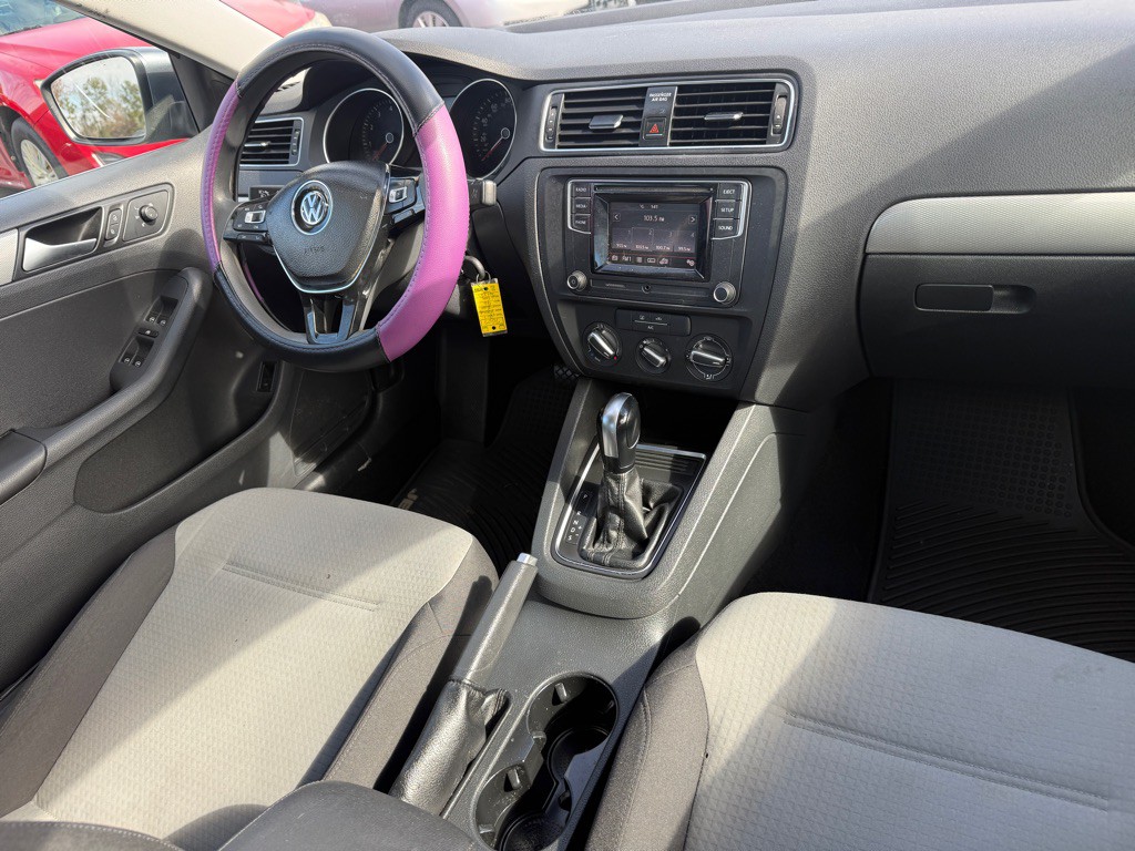2017 Volkswagen Jetta Image 10
