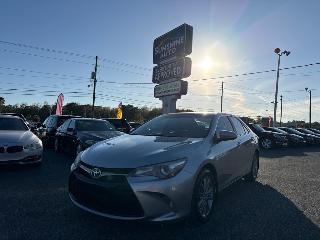 2017 Toyota Camry Image 1