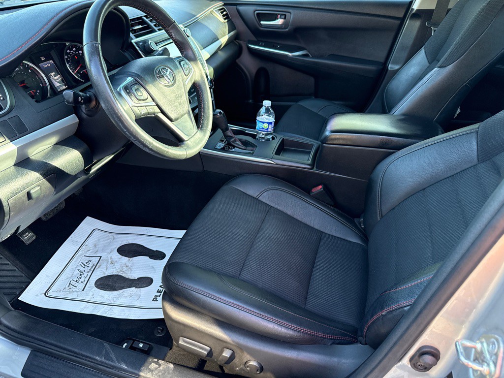 2017 Toyota Camry Image 5