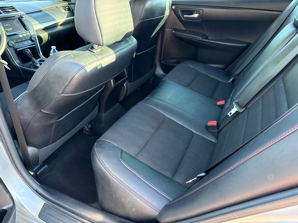 2017 Toyota Camry Image 6