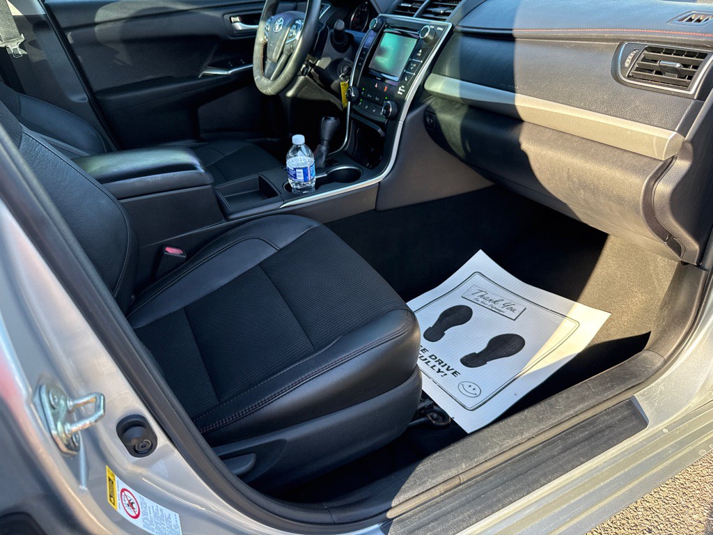 2017 Toyota Camry Image 7