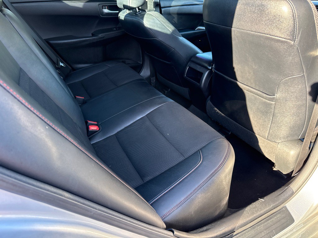 2017 Toyota Camry Image 8