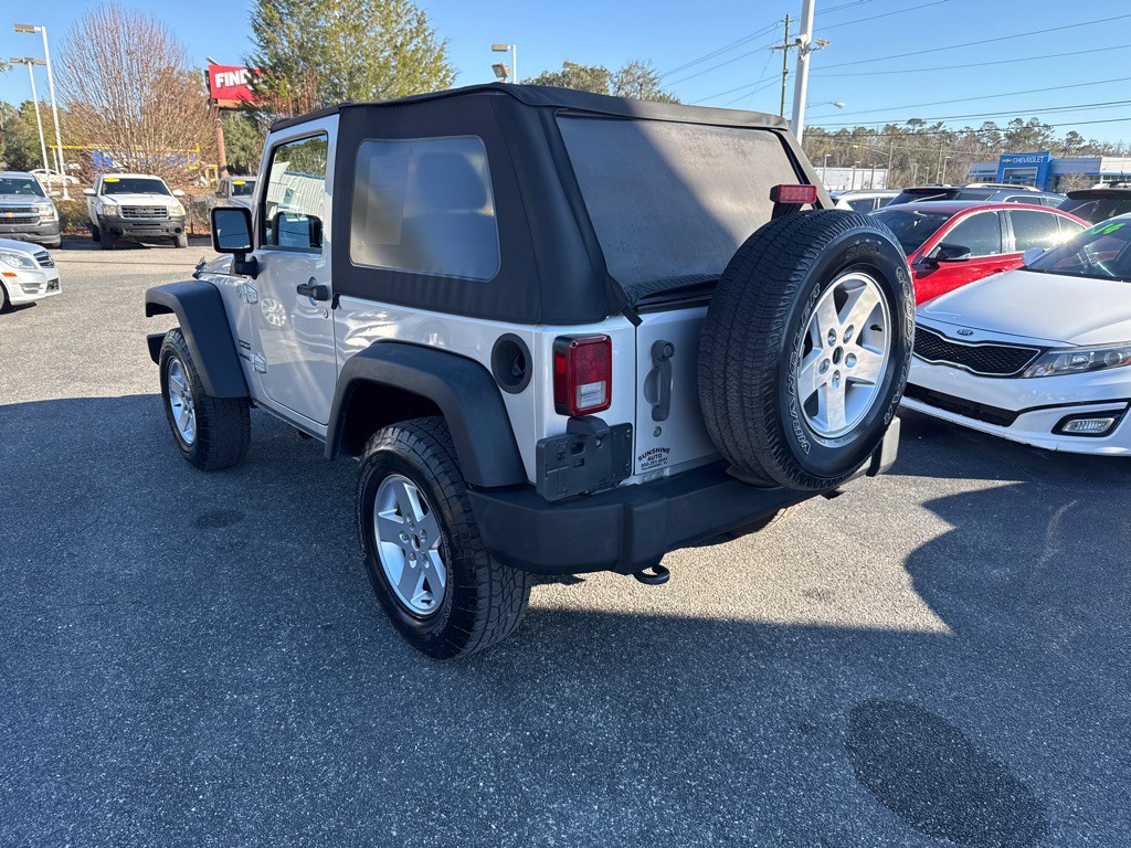 2012 Jeep Wrangler Image 4
