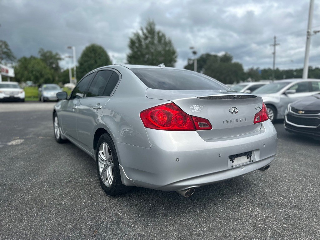 2011 INFINITI G37 Image 6
