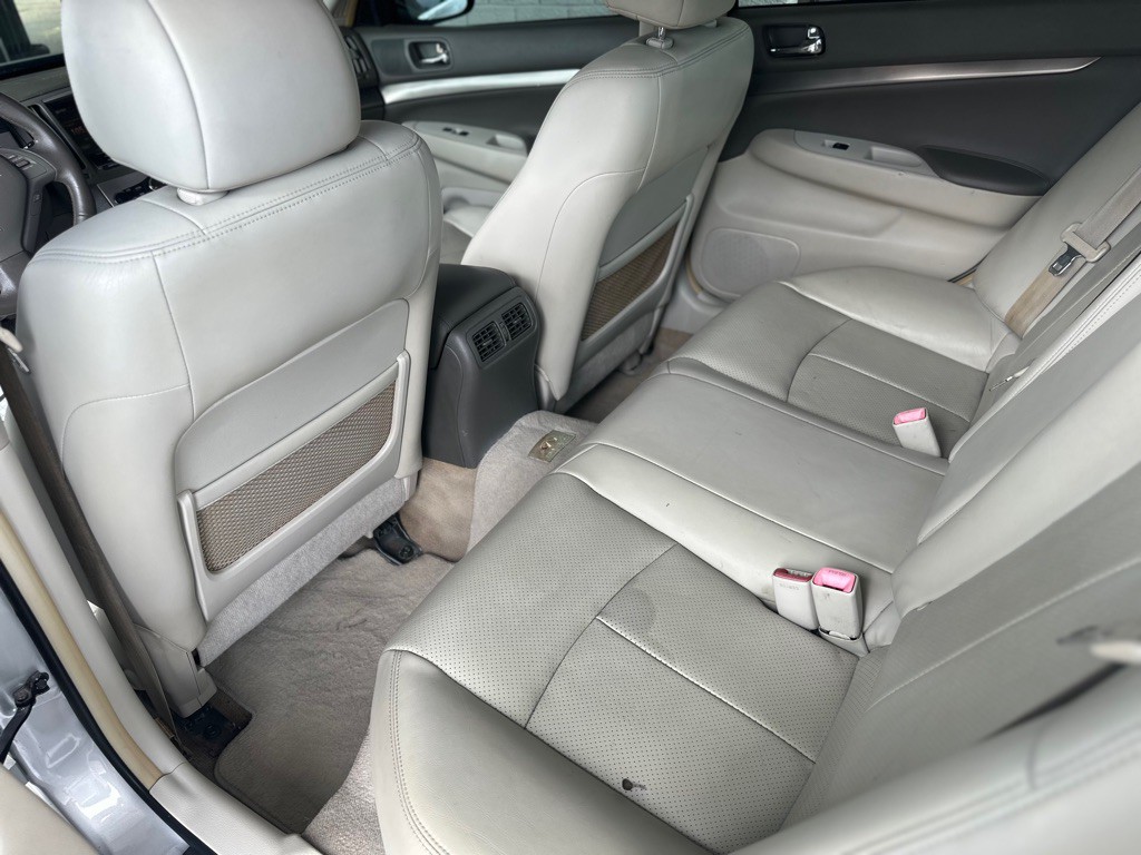 2011 INFINITI G37 Image 20