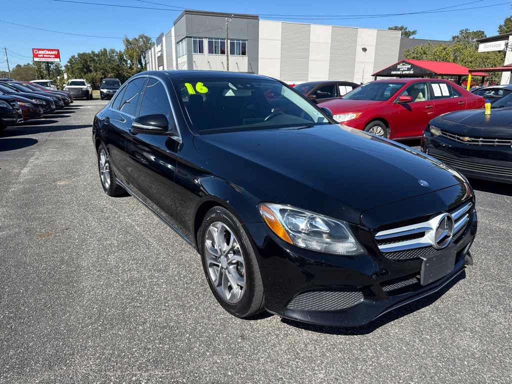 2016 Mercedes-Benz C-Class Image 2