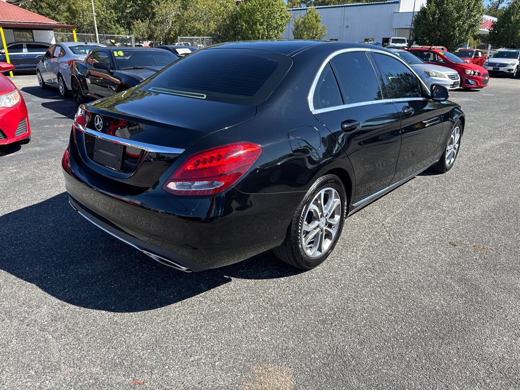 2016 Mercedes-Benz C-Class Image 3