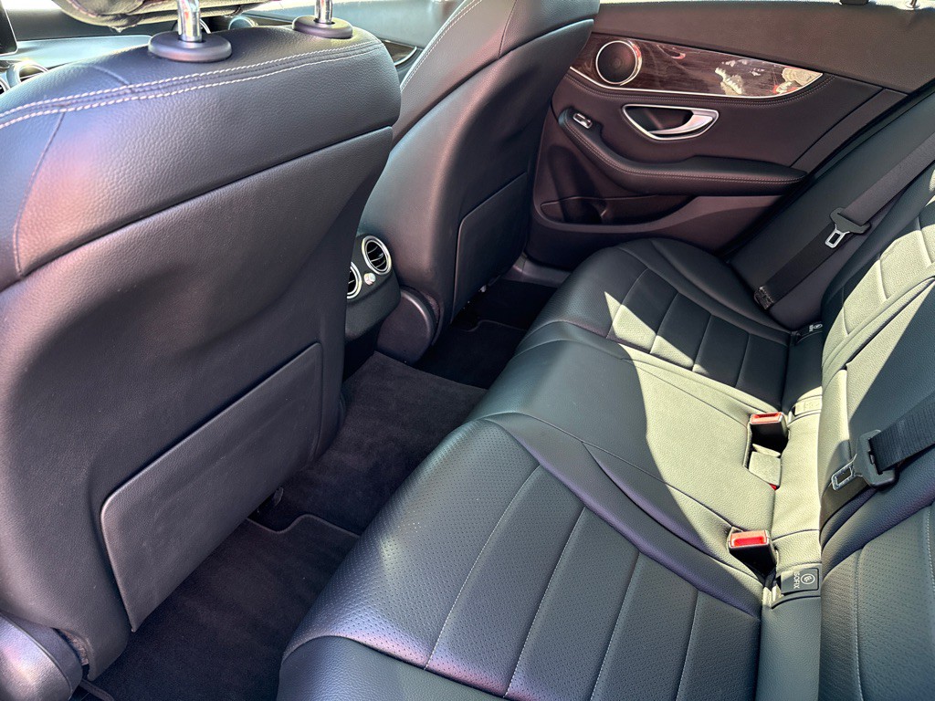 2016 Mercedes-Benz C-Class Image 6