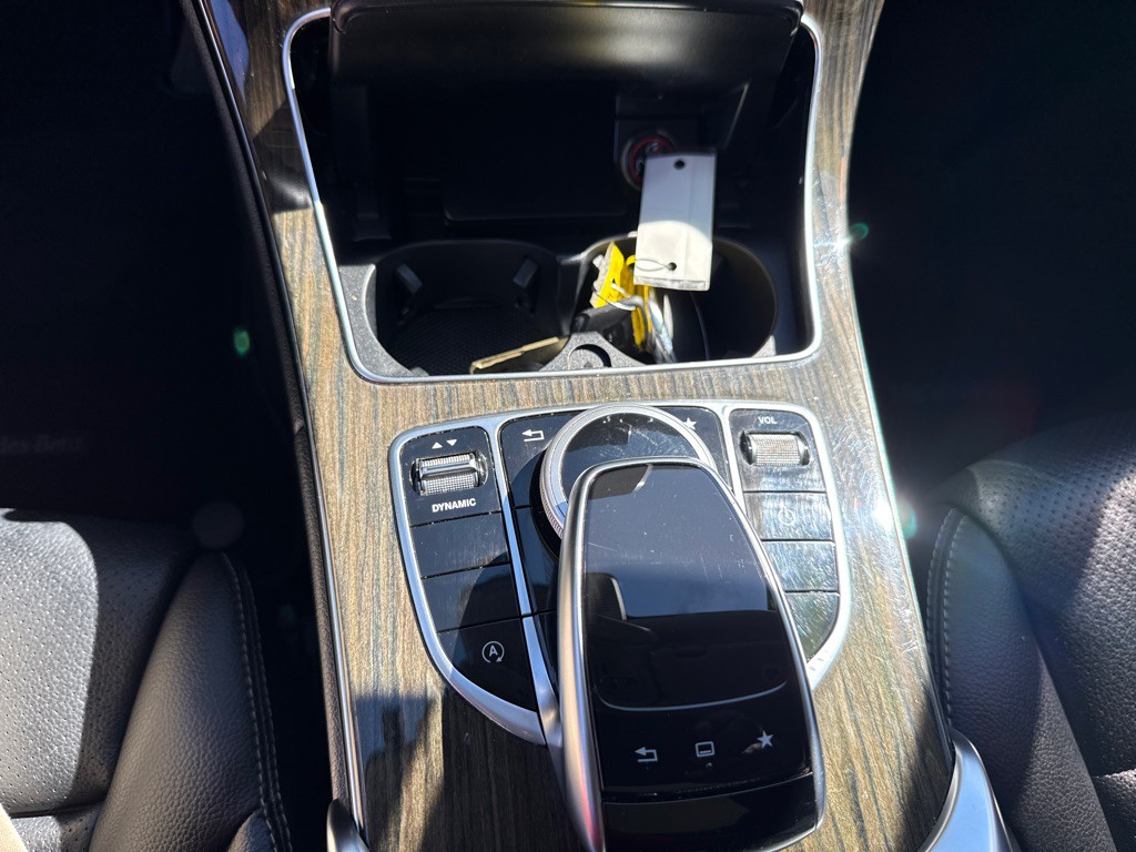 2016 Mercedes-Benz C-Class Image 11