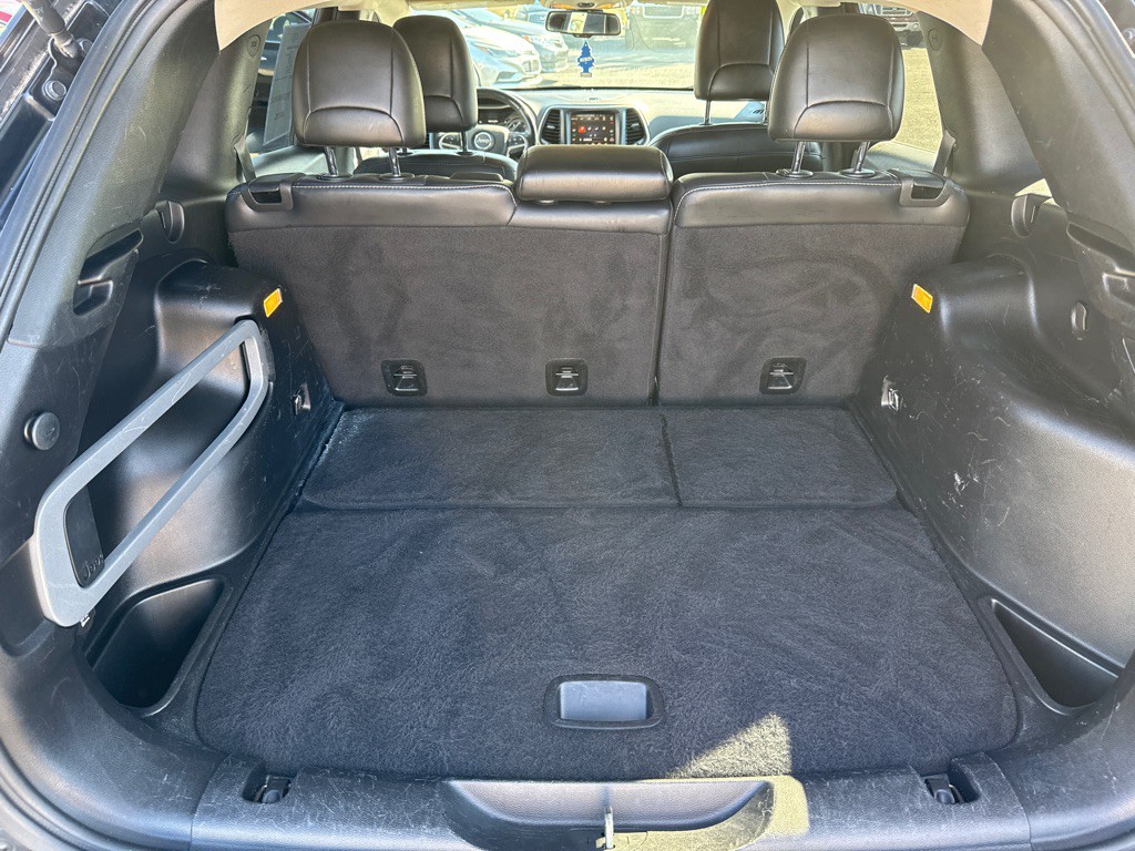 2016 Jeep Cherokee Image 10