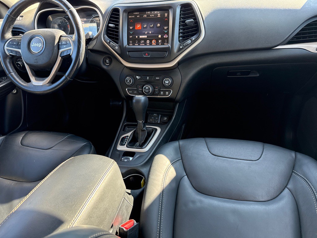 2016 Jeep Cherokee Image 11