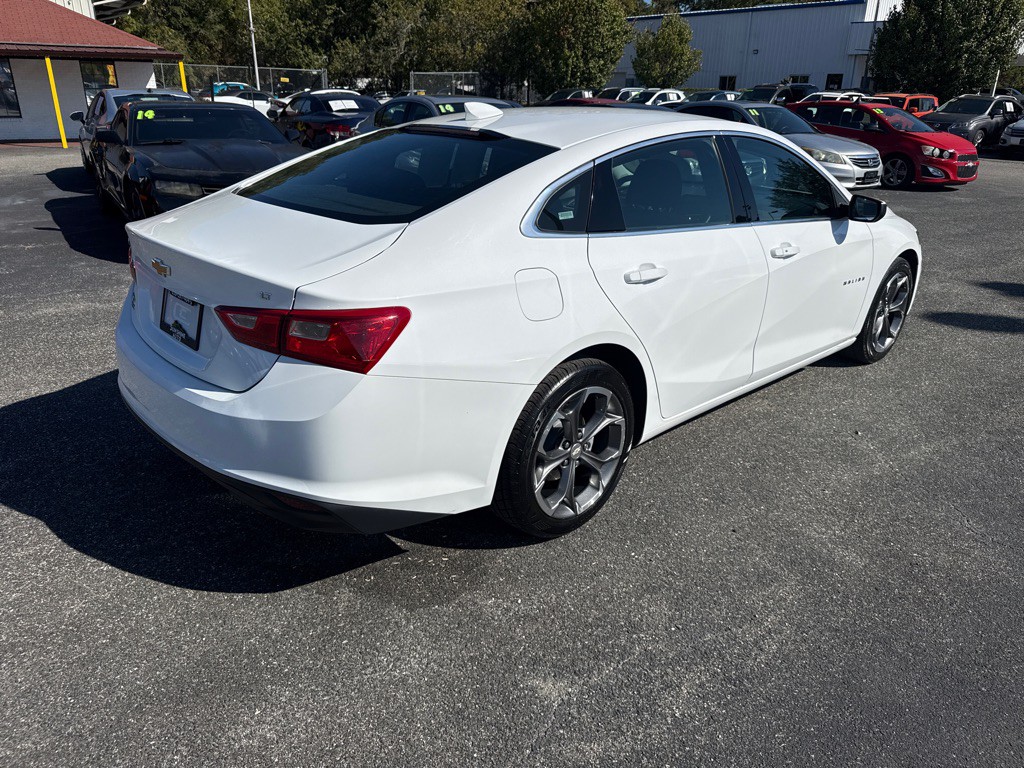 2023 Chevrolet Malibu Image 3