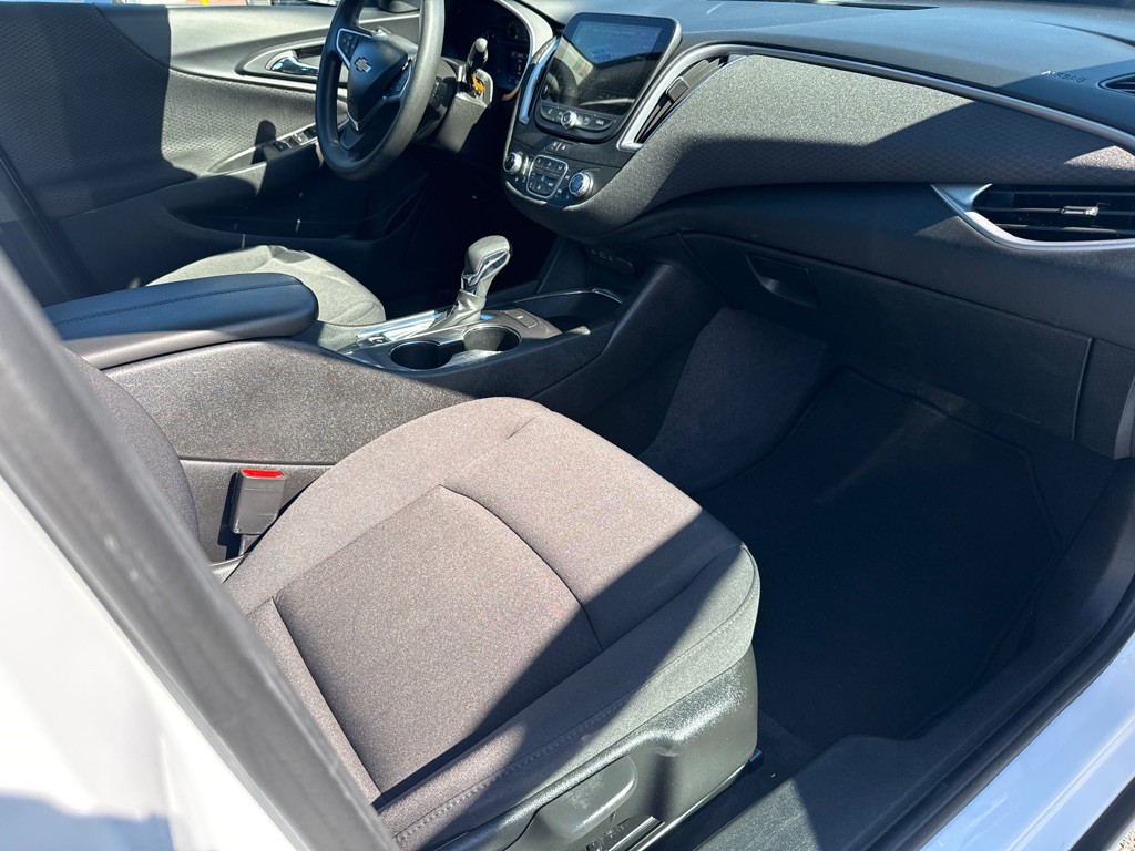 2023 Chevrolet Malibu Image 8