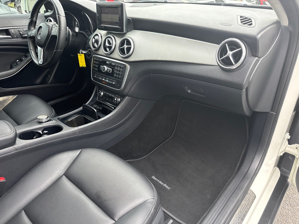 2015 Mercedes-Benz GLA-Class Image 8