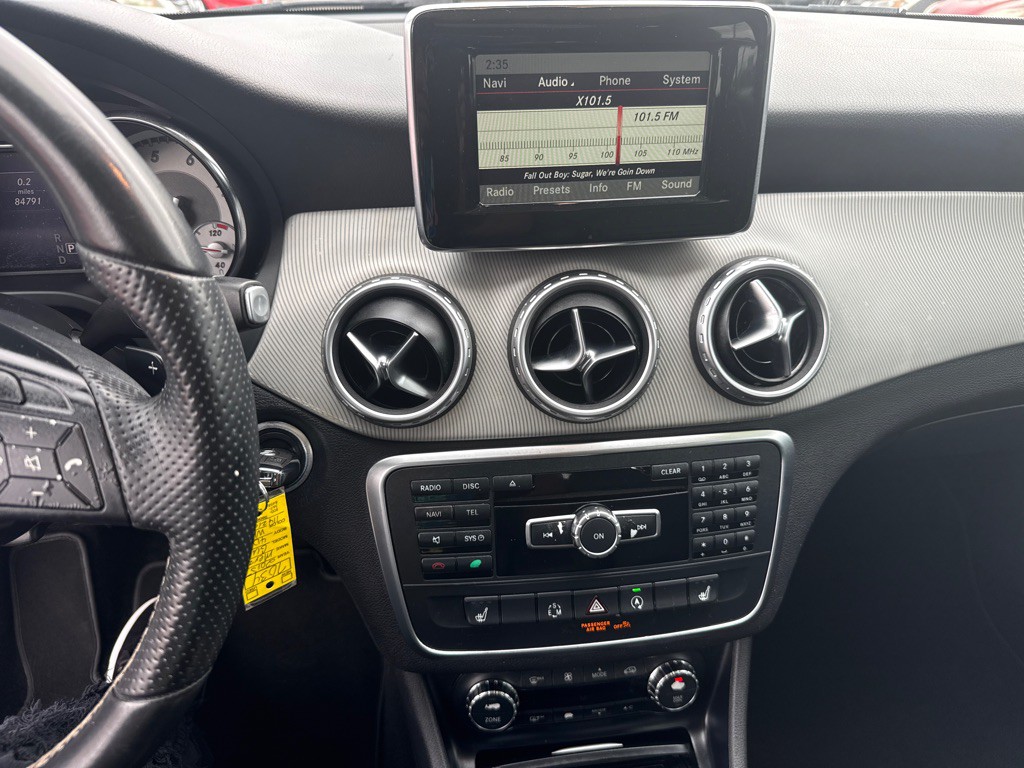 2015 Mercedes-Benz GLA-Class Image 11