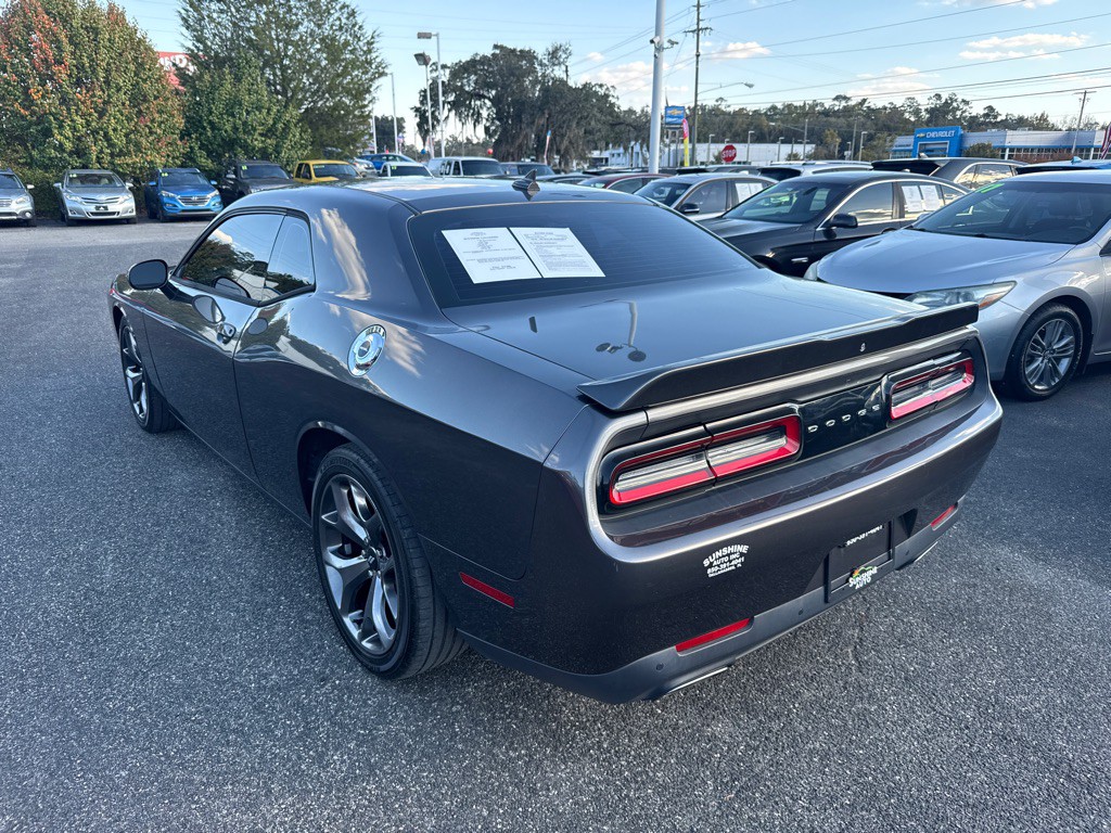 2015 Dodge Challenger Image 4