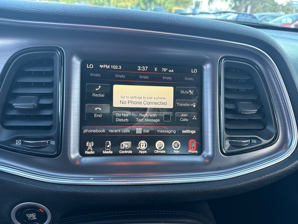 2015 Dodge Challenger Image 9