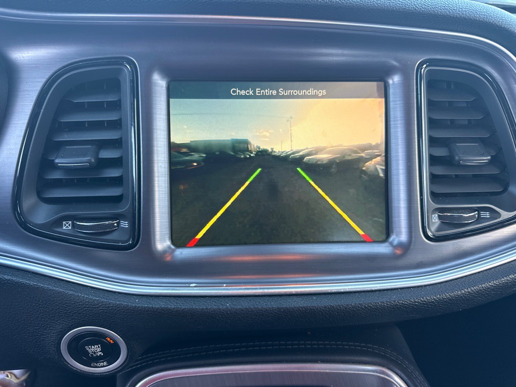 2015 Dodge Challenger Image 10