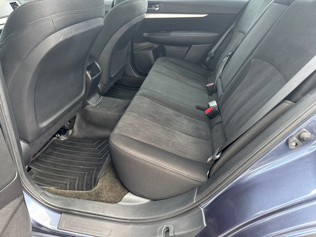 2014 Subaru Legacy Image 9