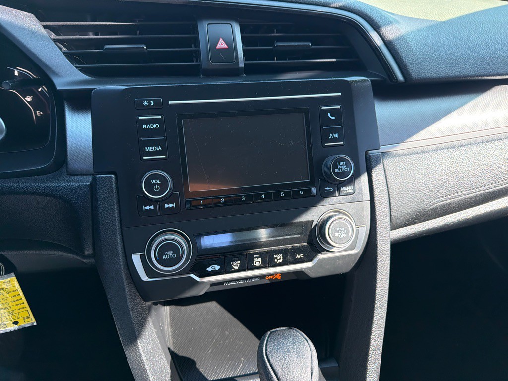 2017 Honda Civic Image 9