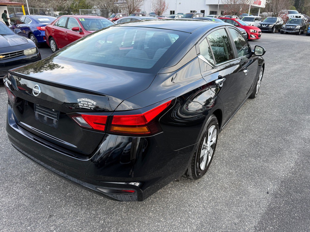 2022 Nissan Altima Image 3