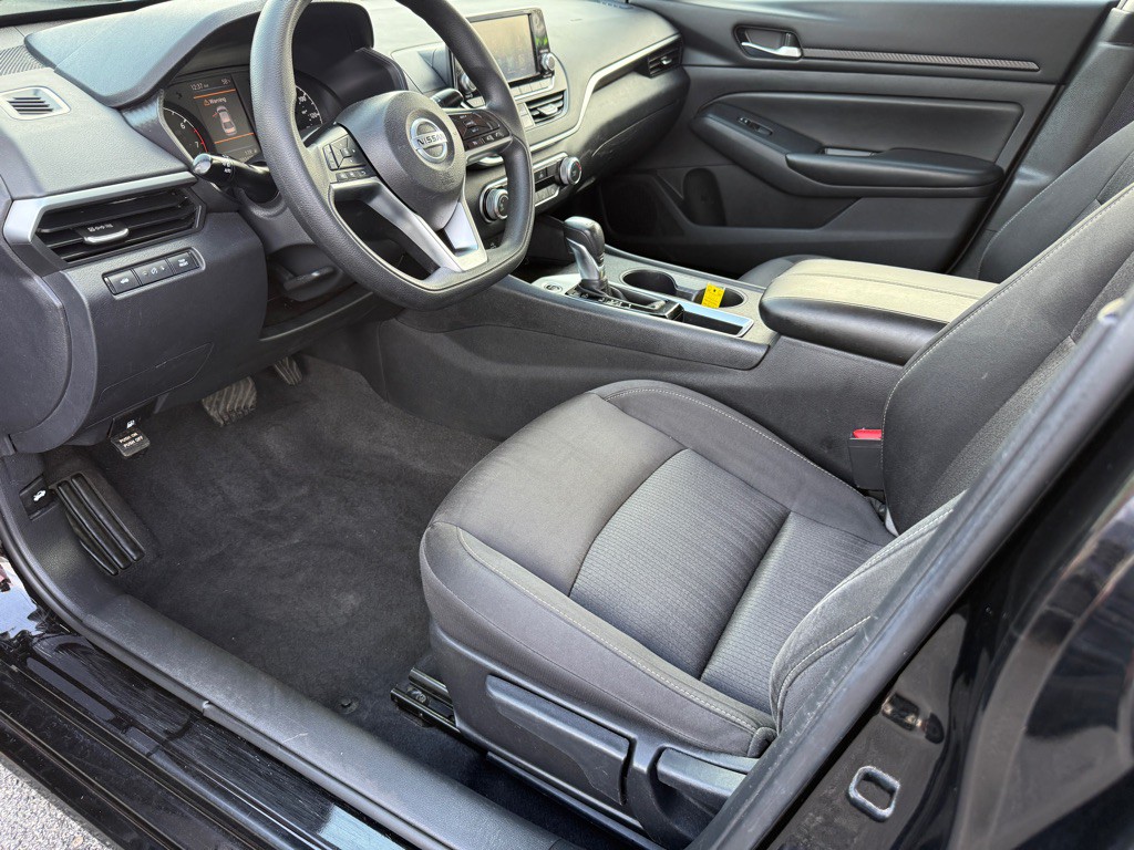 2022 Nissan Altima Image 5