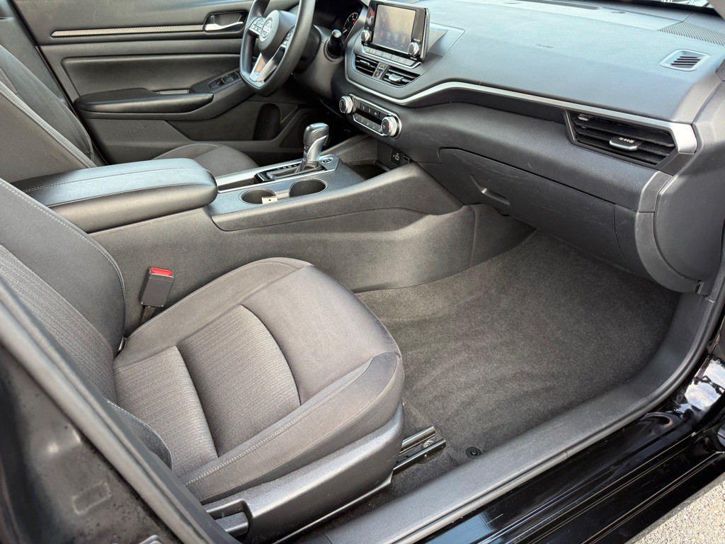 2022 Nissan Altima Image 7