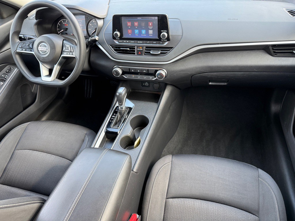 2022 Nissan Altima Image 9