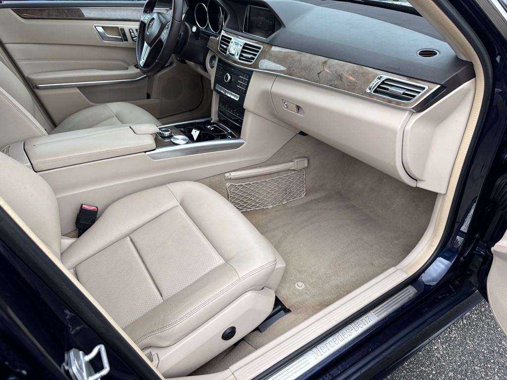 2016 Mercedes-Benz E-Class Image 7