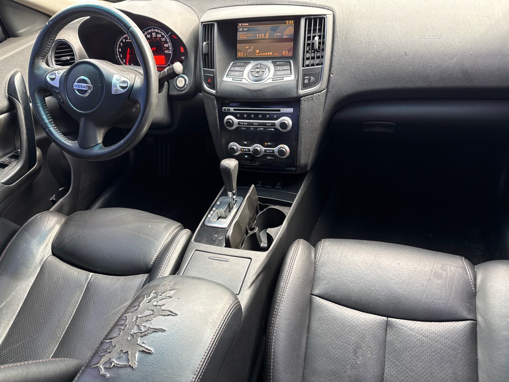 2011 Nissan Maxima Image 10