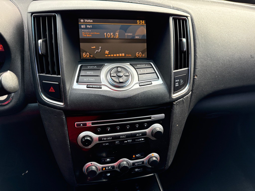 2011 Nissan Maxima Image 12