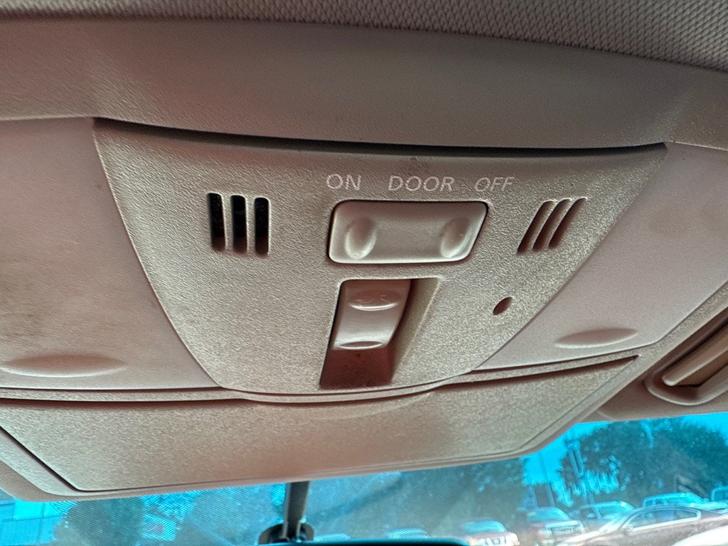 2011 Nissan Maxima Image 14