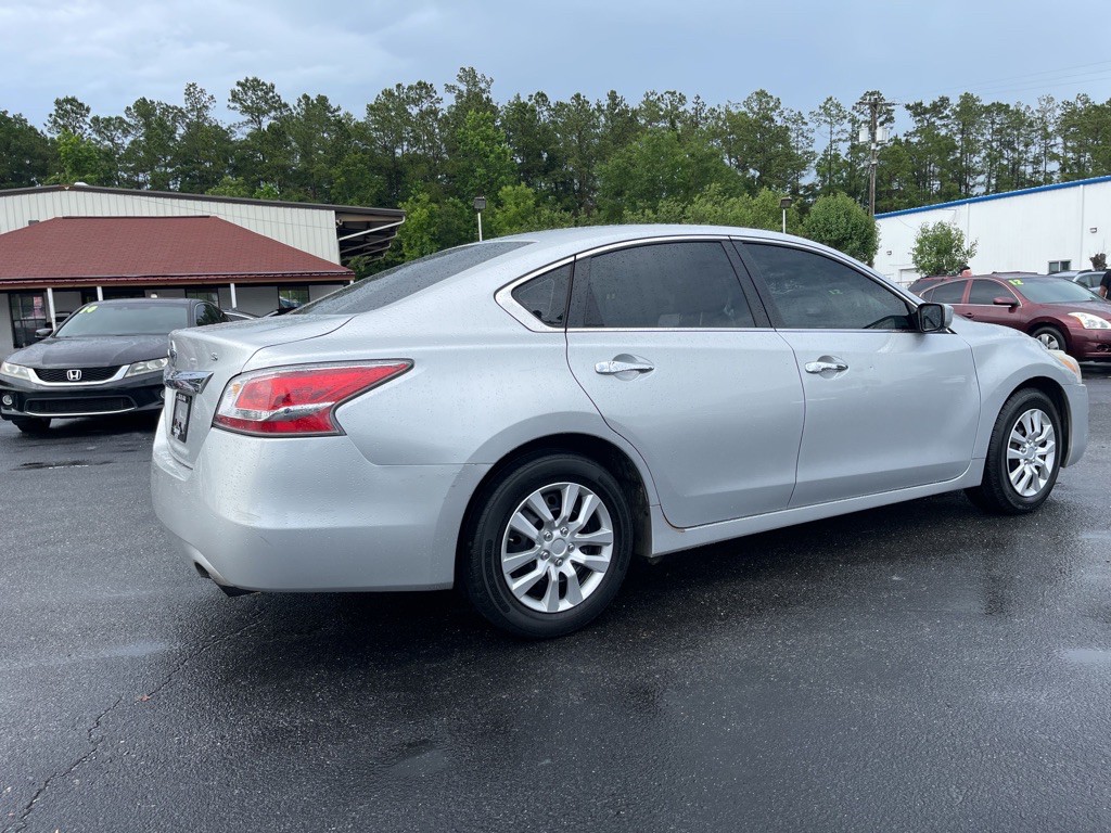 2015 Nissan Altima Image 4