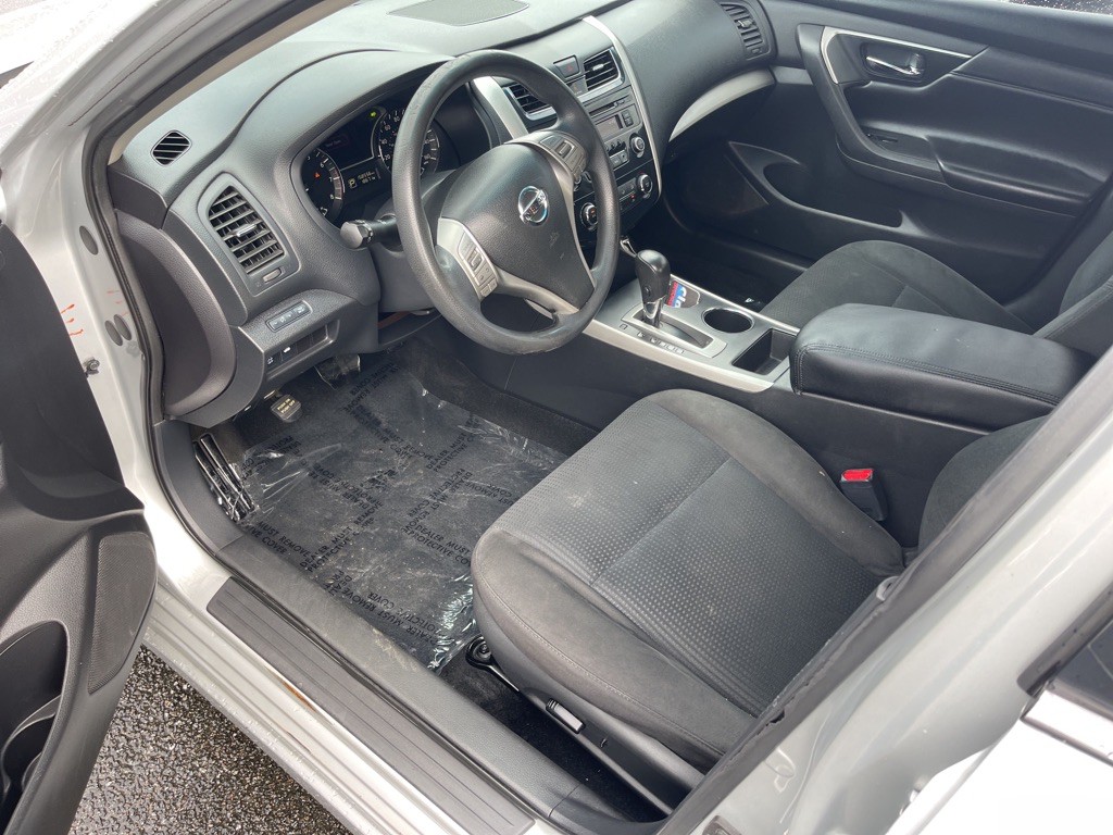 2015 Nissan Altima Image 8