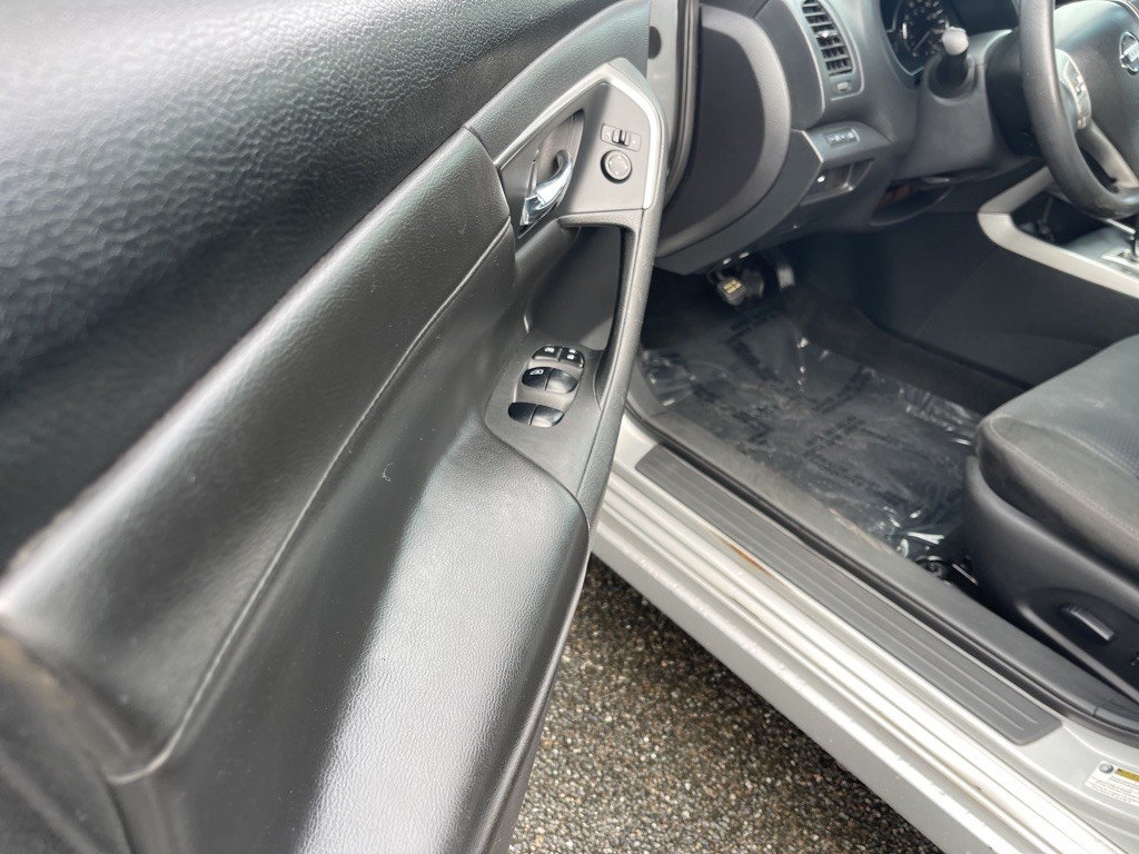 2015 Nissan Altima Image 10