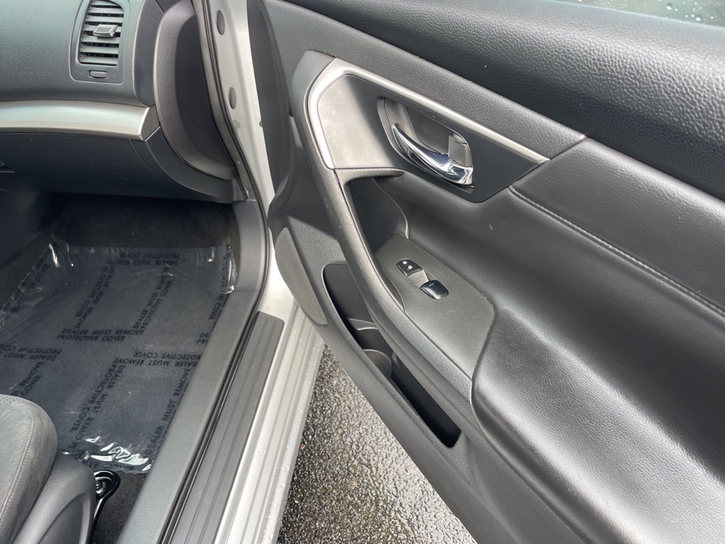2015 Nissan Altima Image 18