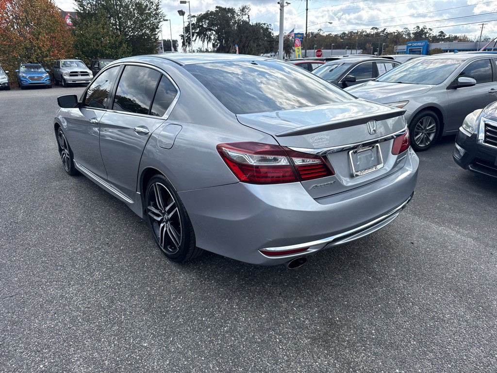 2017 Honda Accord Image 4