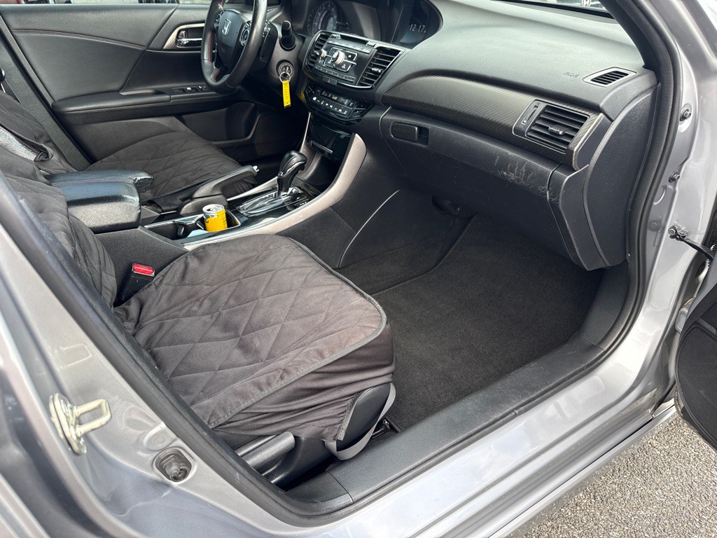 2017 Honda Accord Image 8