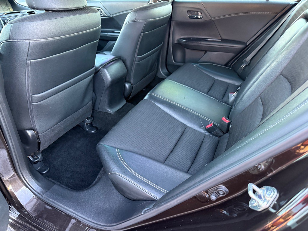 2017 Honda Accord Image 7