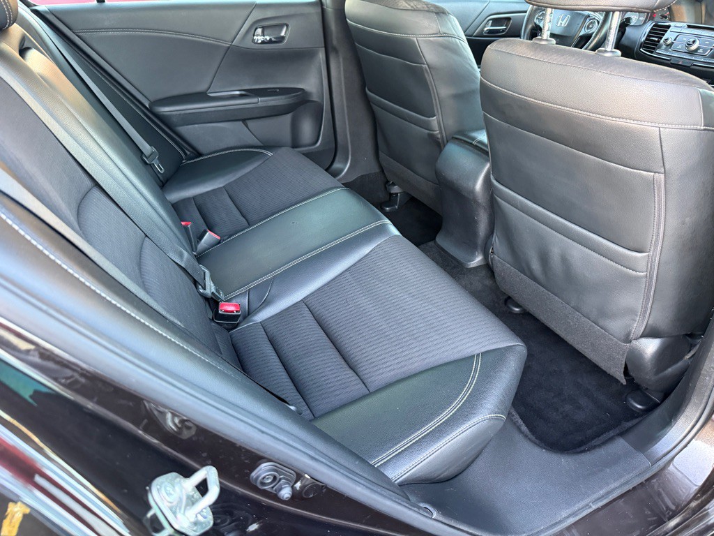 2017 Honda Accord Image 9