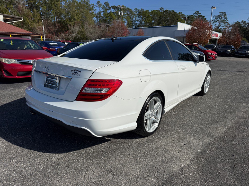 2015 Mercedes-Benz C-Class Image 3
