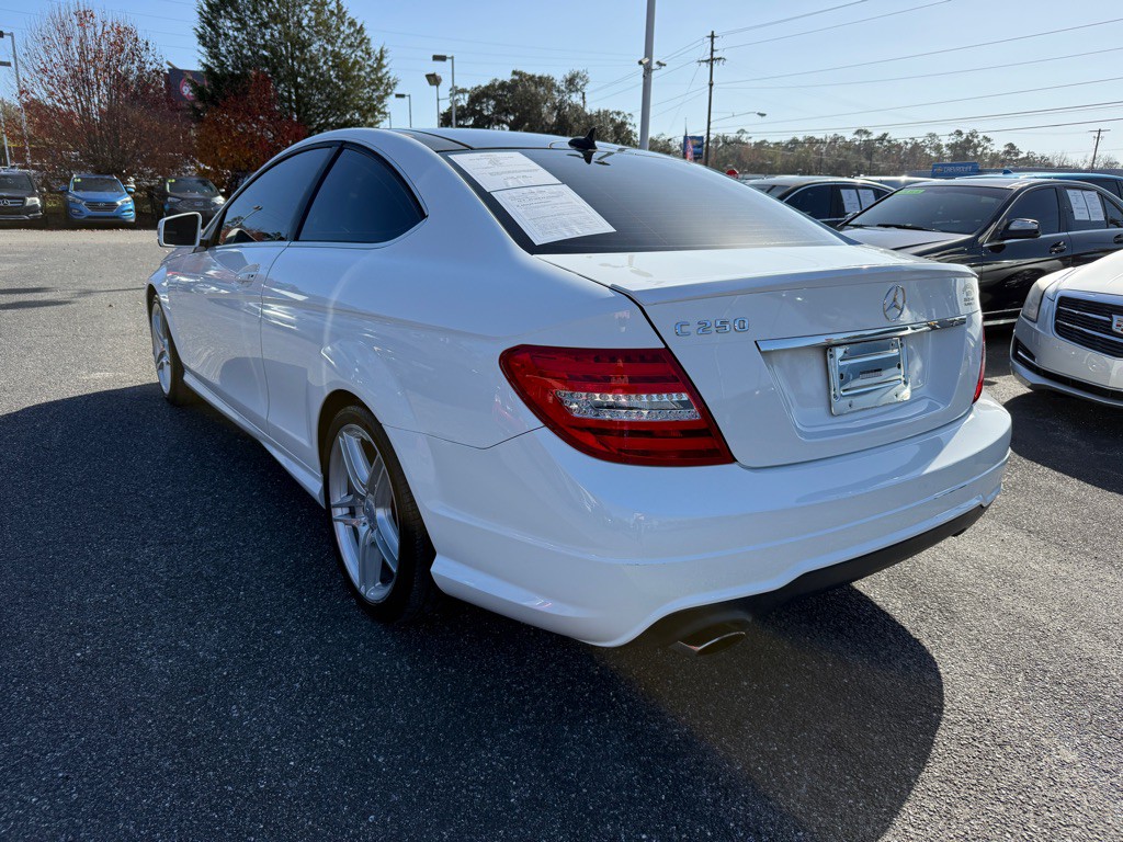 2015 Mercedes-Benz C-Class Image 4