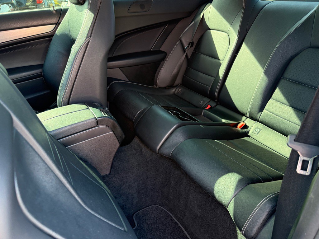 2015 Mercedes-Benz C-Class Image 6