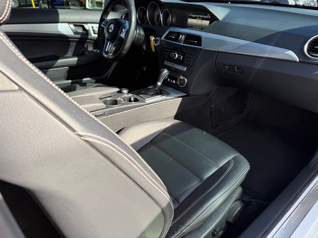 2015 Mercedes-Benz C-Class Image 7