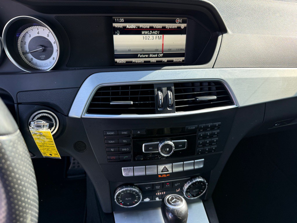 2015 Mercedes-Benz C-Class Image 9