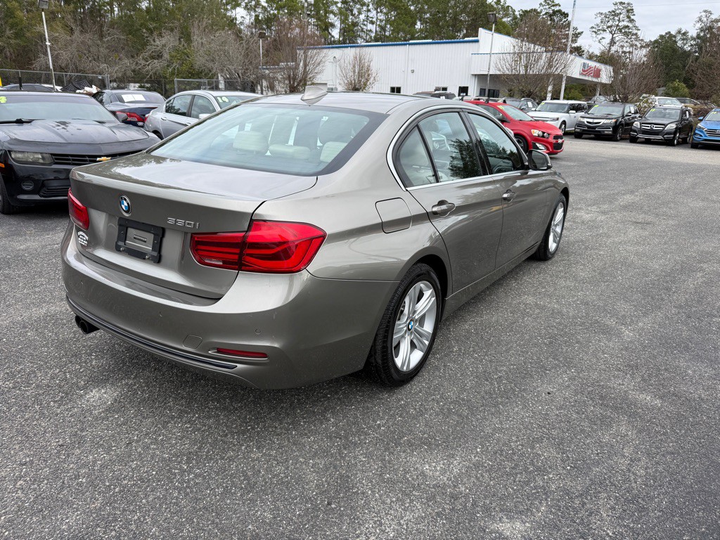 2017 BMW 3 Series Image 3